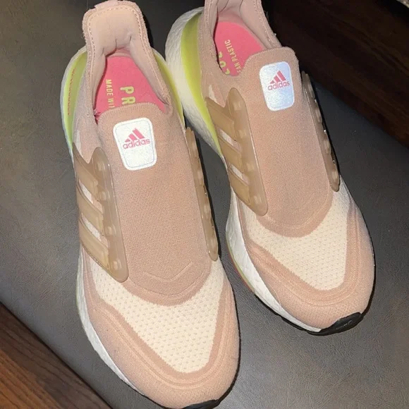 Adidas Ultraboost Sneakers - Picture 2 of 5